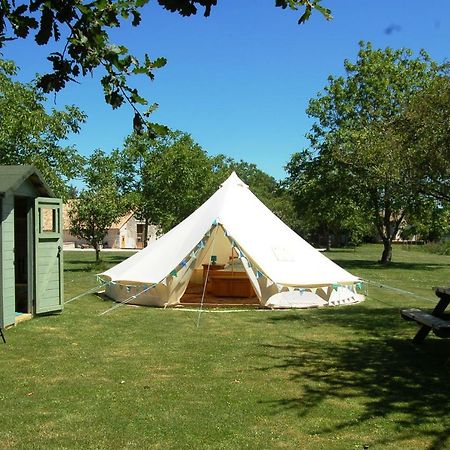 Camping La Foret De Tesse Екстериор снимка