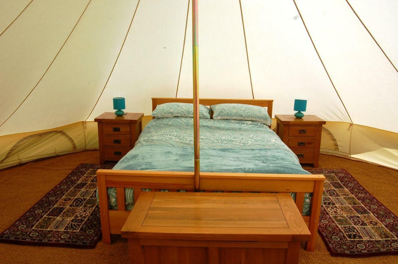 Camping La Foret De Tesse Екстериор снимка
