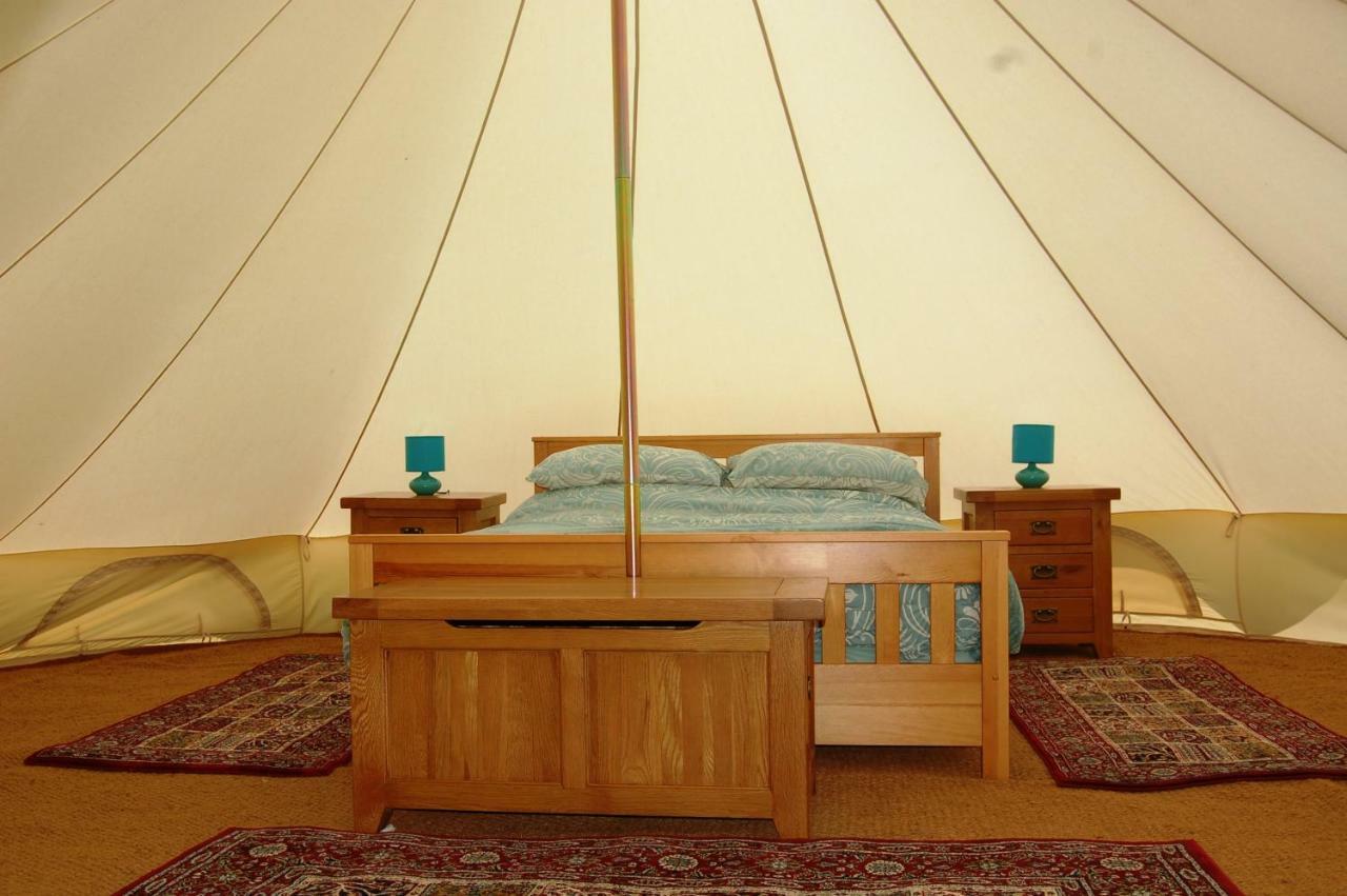 Camping La Foret De Tesse Екстериор снимка